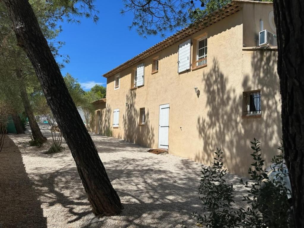 Villa Au Pied De La Sainte Victoire Puyloubier Экстерьер фото